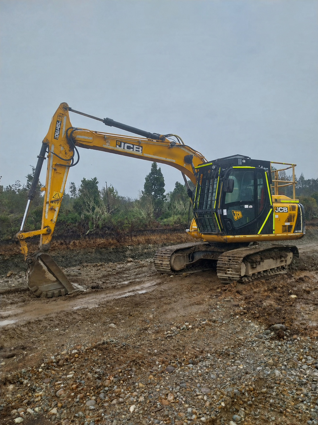 JCB JCB JS130 LC